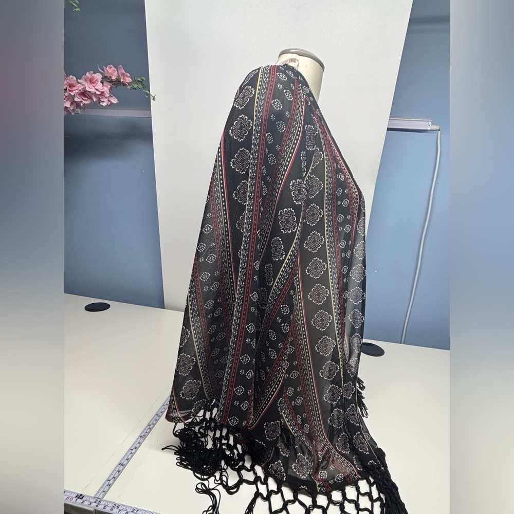 NWOT Guess Summer Light Coverup Cardigan with signature sleeves and fringe trim - Picture 3 of 8